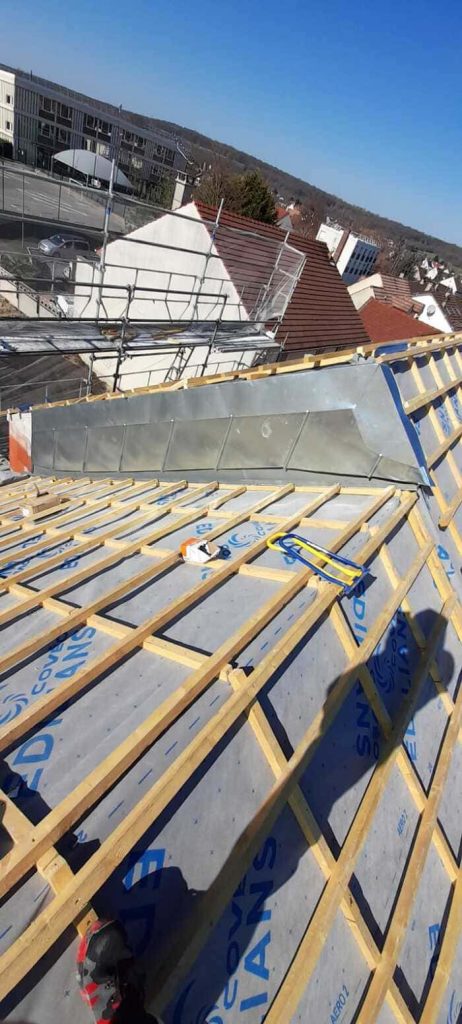 Installation complete de ventilation de grenier par couvreur expert ENT.POMART