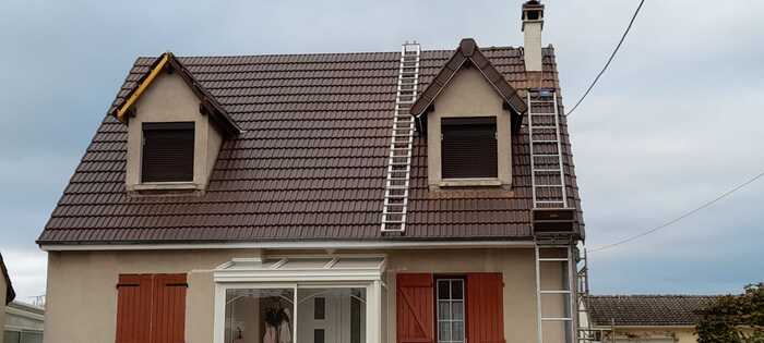 Finition et verification de l'etancheite apres installation de gouttiere en Essonne